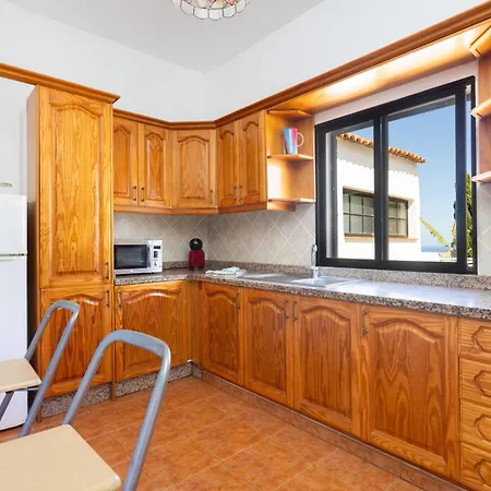 Semesterbostad Drago *